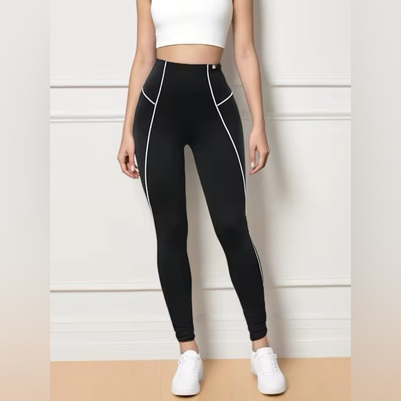 Savage X Fenty by Rihanna.    X Mesh High-Waist Legging - Picture 1 of 10